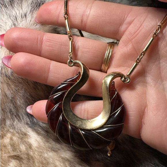 70's Sarah Coventry Gold Tone Amber Pendant Necklace - Picture 3 of 5